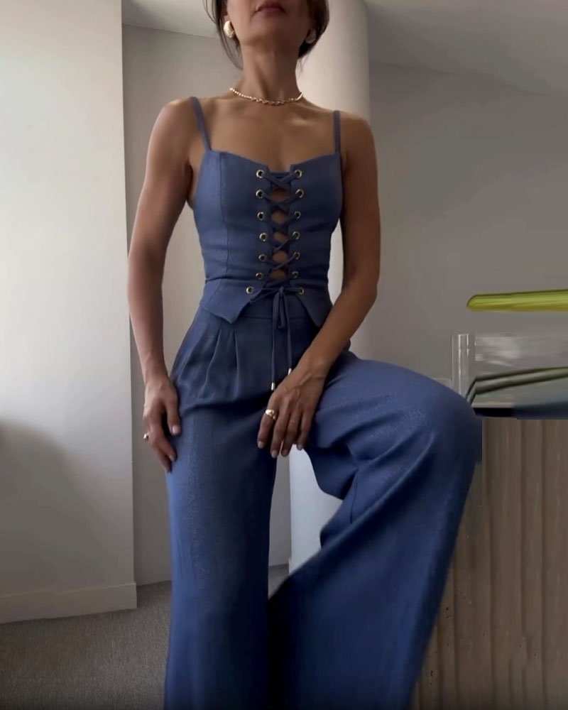 Olivia! Two-piece set with matching top and pants