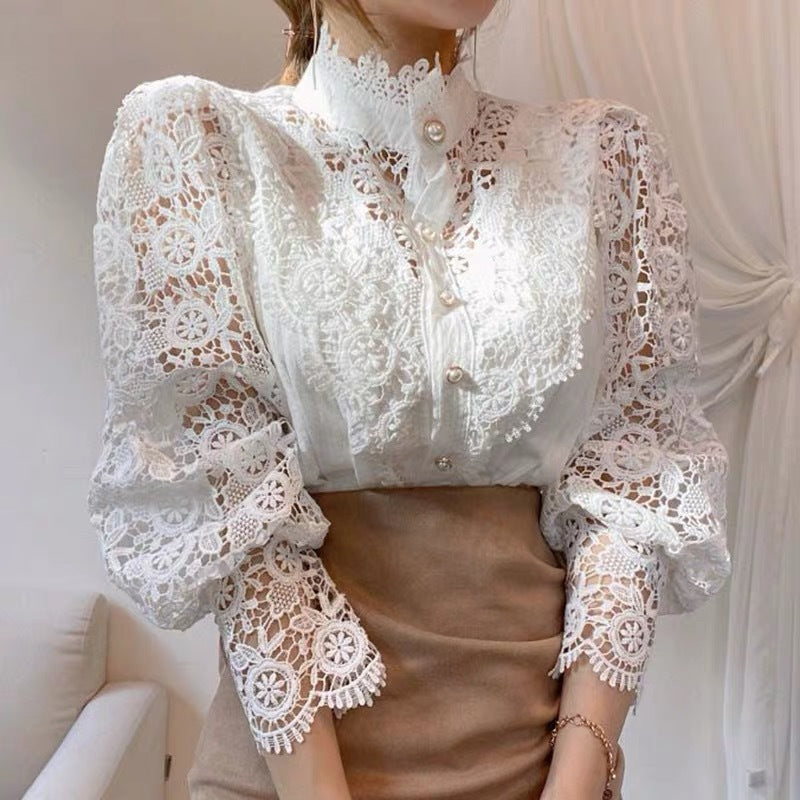 Vintage buttoned long sleeves with lace and coupling