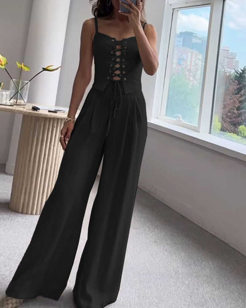 Olivia! Two-piece set with matching top and pants
