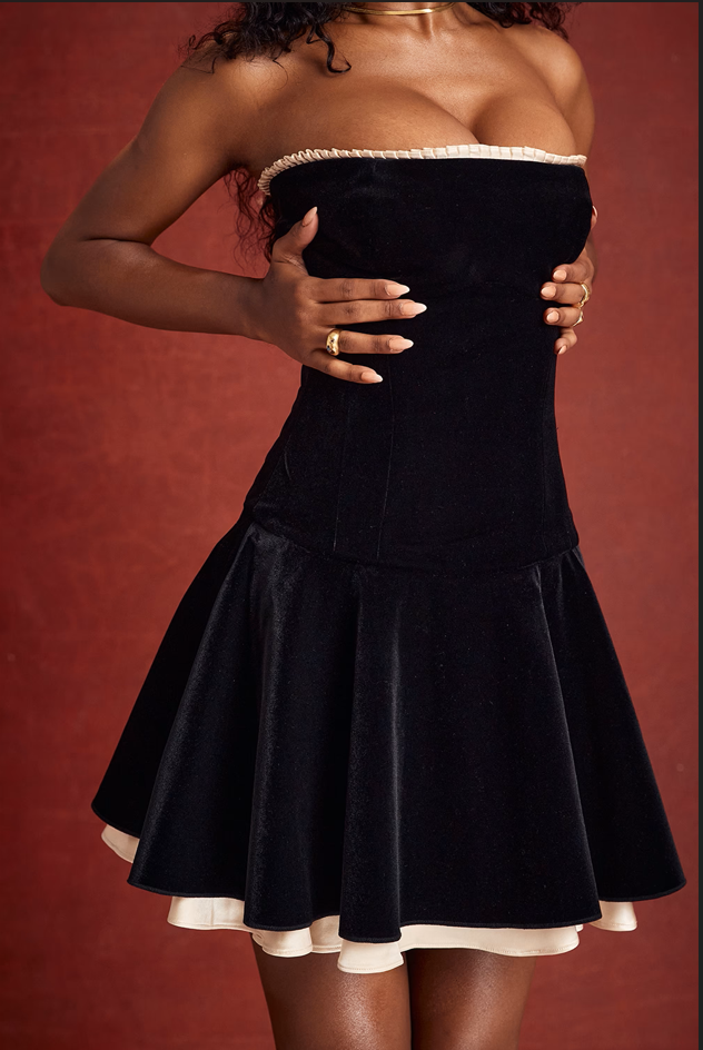 Maritza - Black velvet strapless dress
