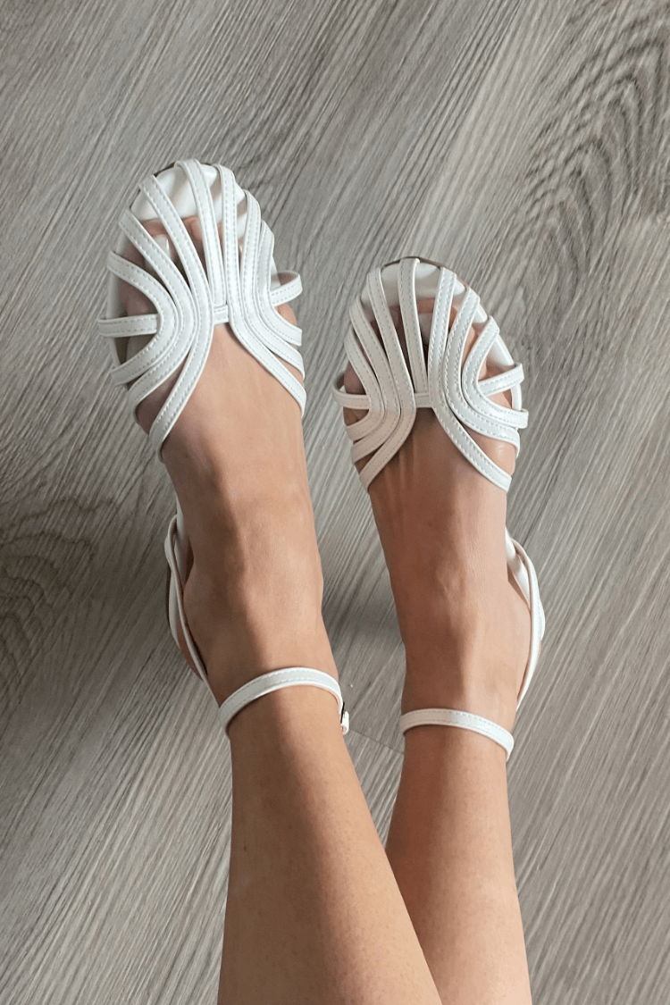 Isotta | Woven flat sandals