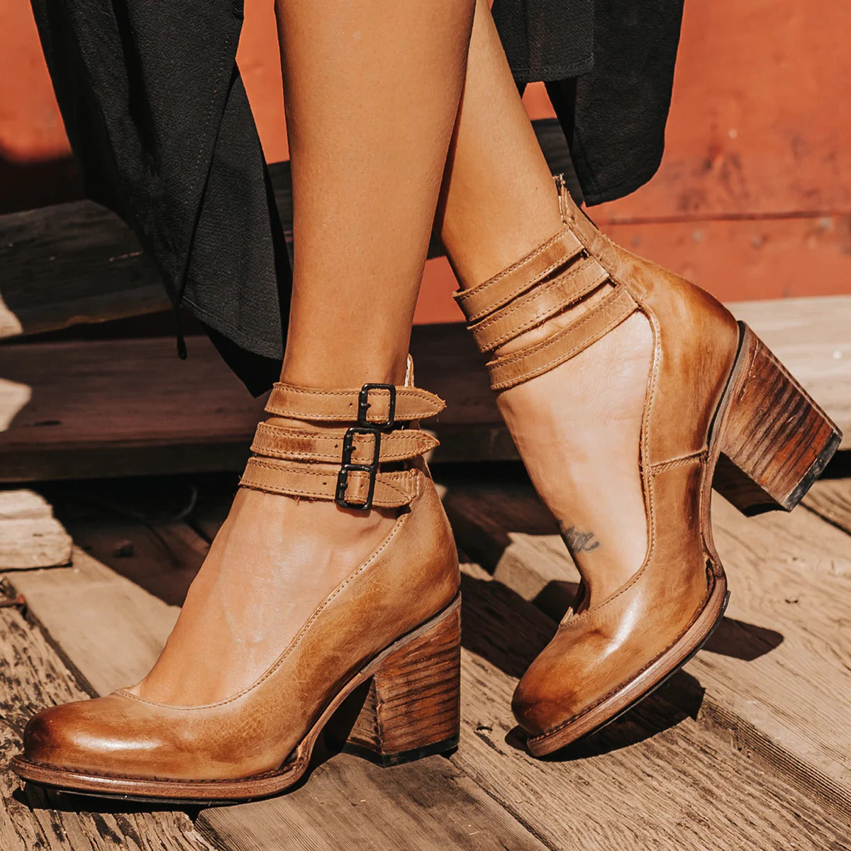 Genève | Buckled Pumps