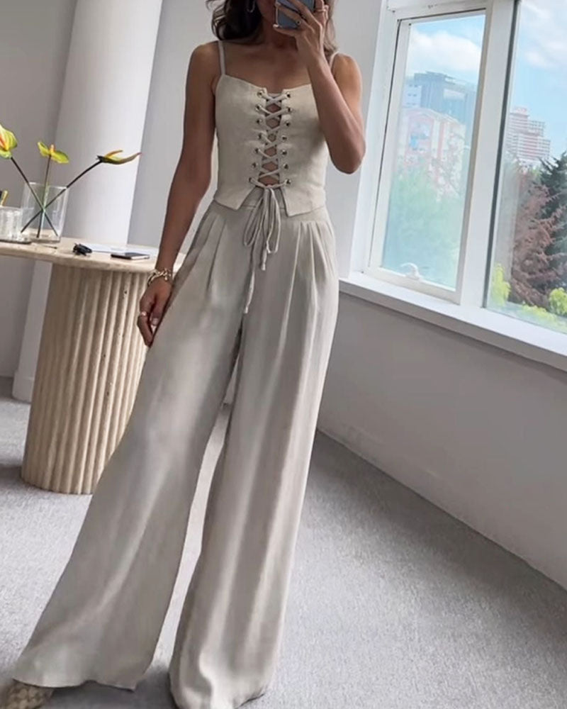 Olivia! Two-piece set with matching top and pants