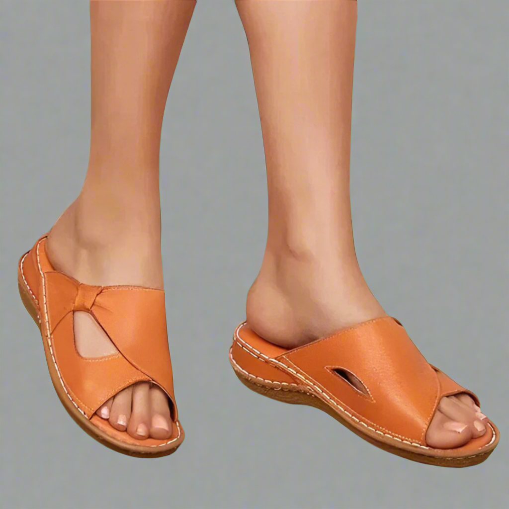 INES | Flat Sandals with Contrasting Stitching