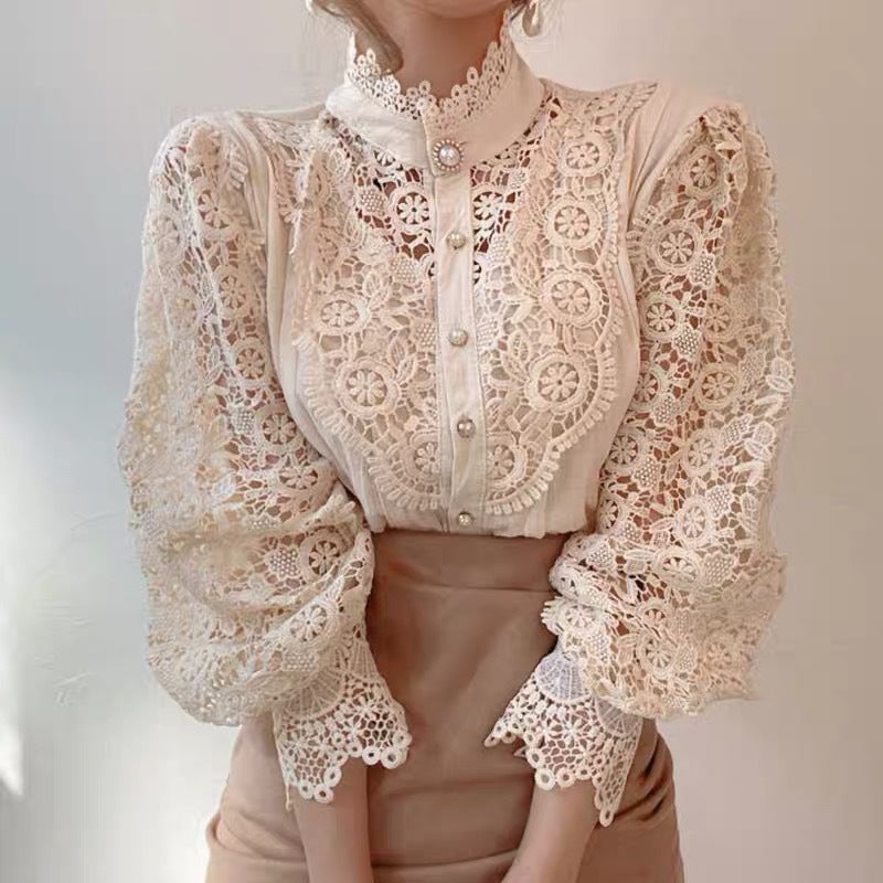 Vintage buttoned long sleeves with lace and coupling