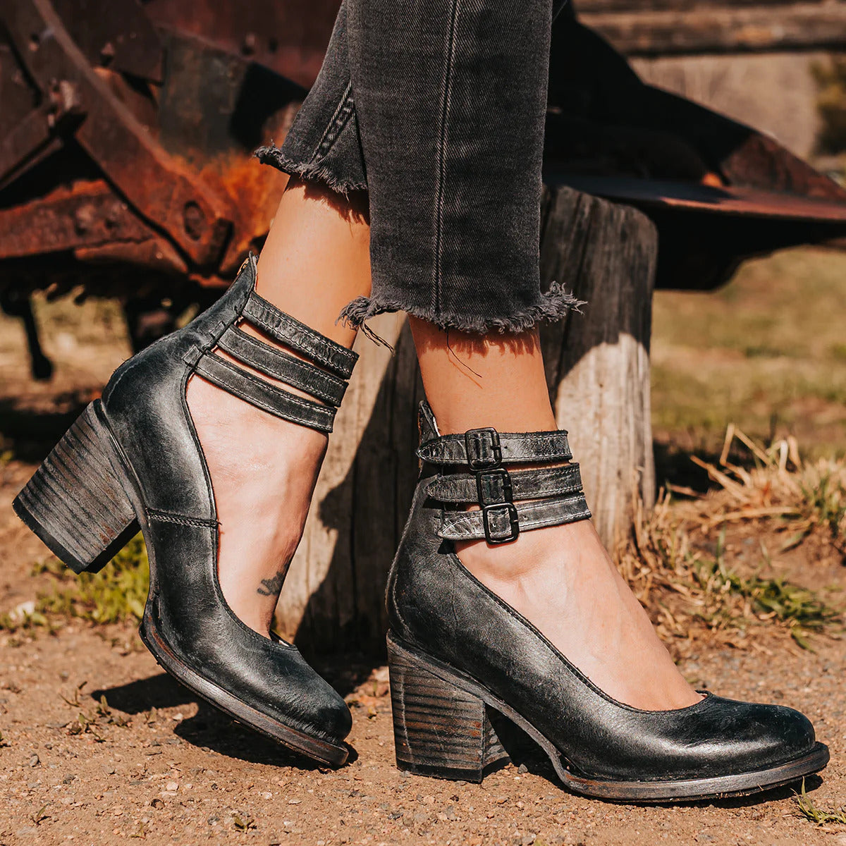 Genève | Buckled Pumps