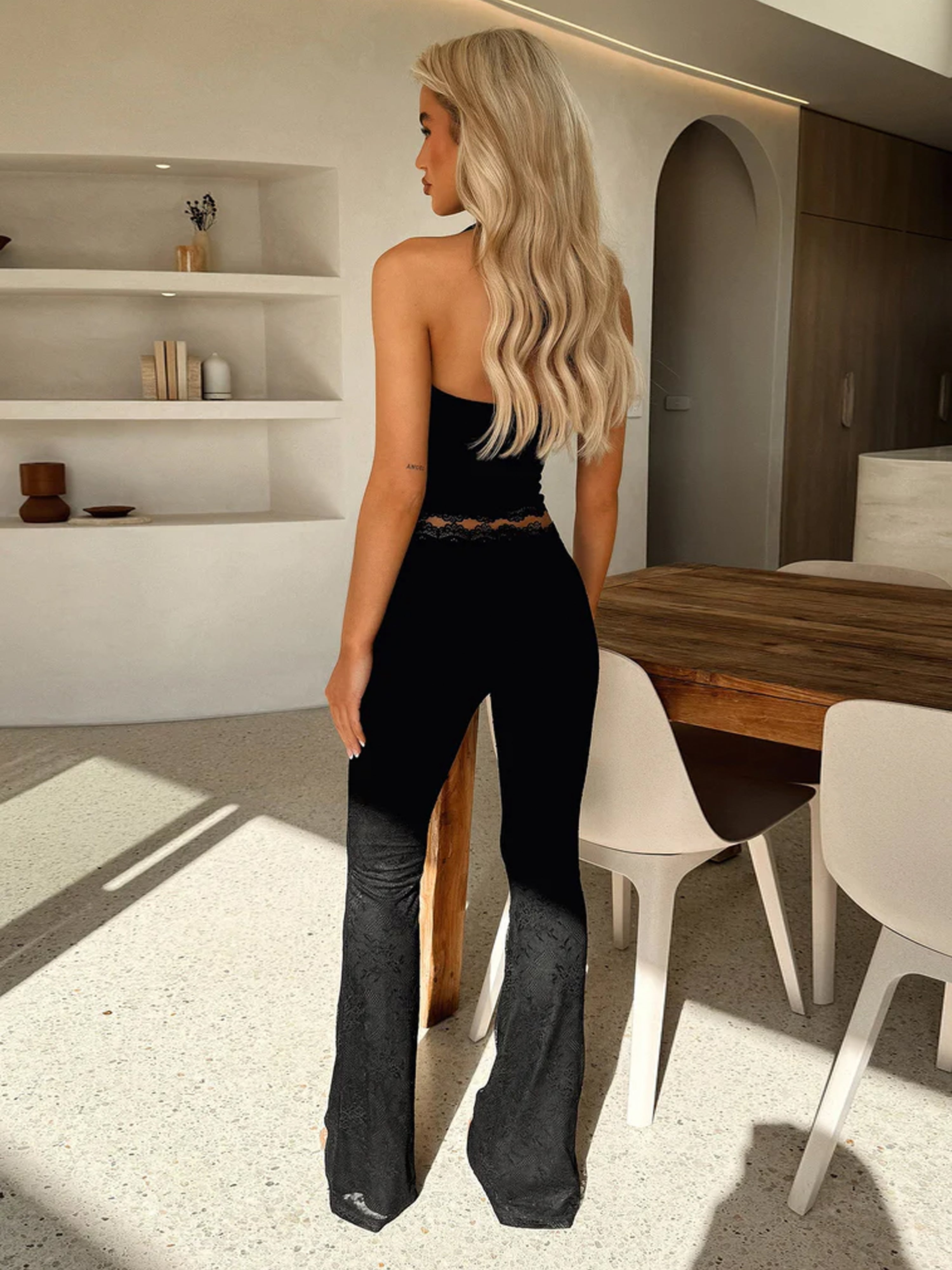 Two-piece set with matching top and pants | Ferra