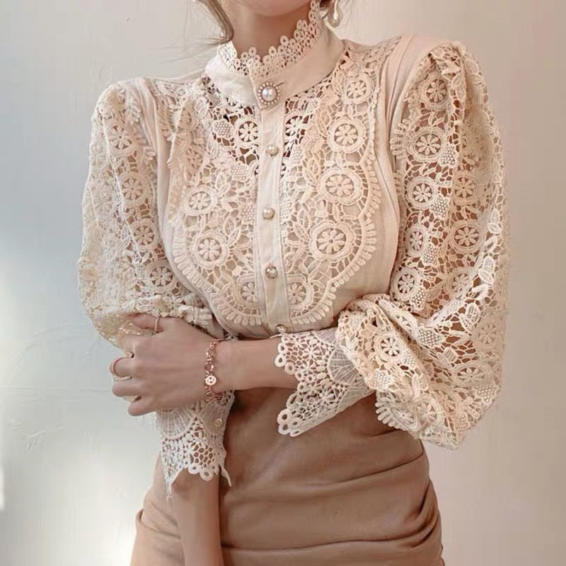 Vintage buttoned long sleeves with lace and coupling