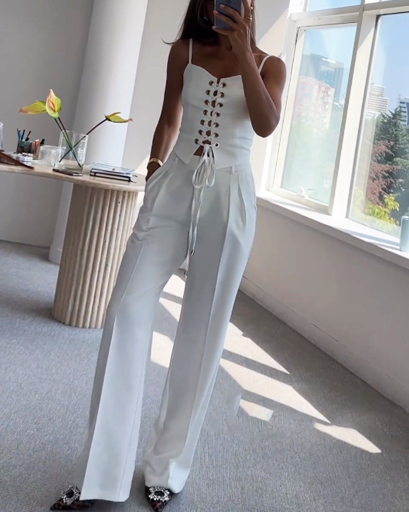 Olivia! Two-piece set with matching top and pants