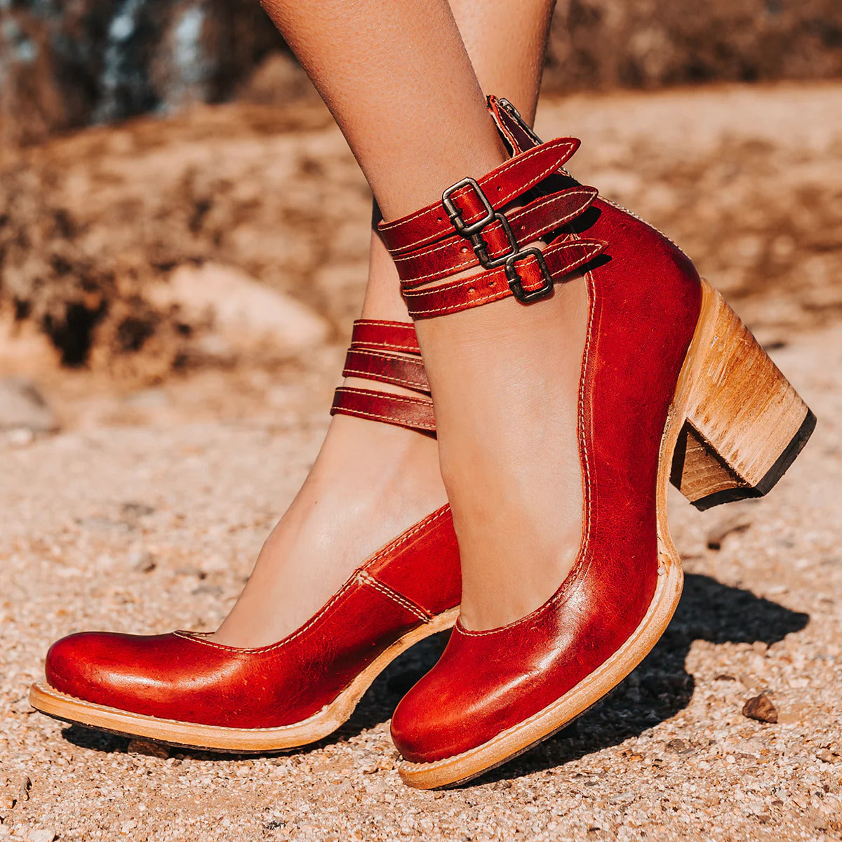 Genève | Buckled Pumps