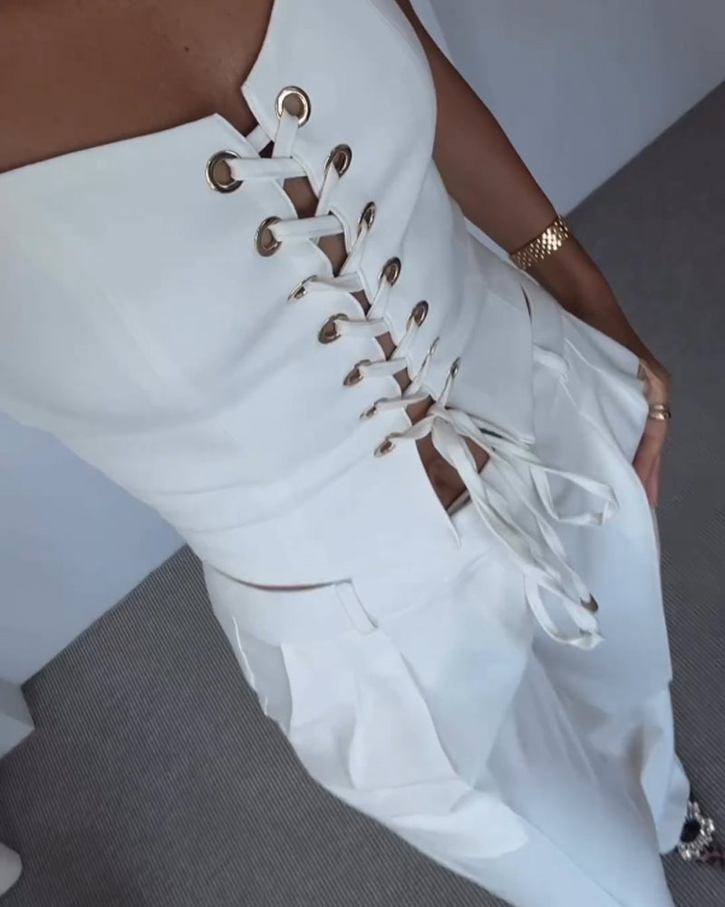 Olivia! Two-piece set with matching top and pants