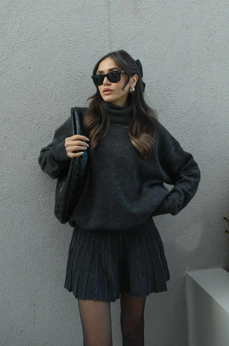 Jolie Raphaella - Knitted Skirt Set with Turtleneck