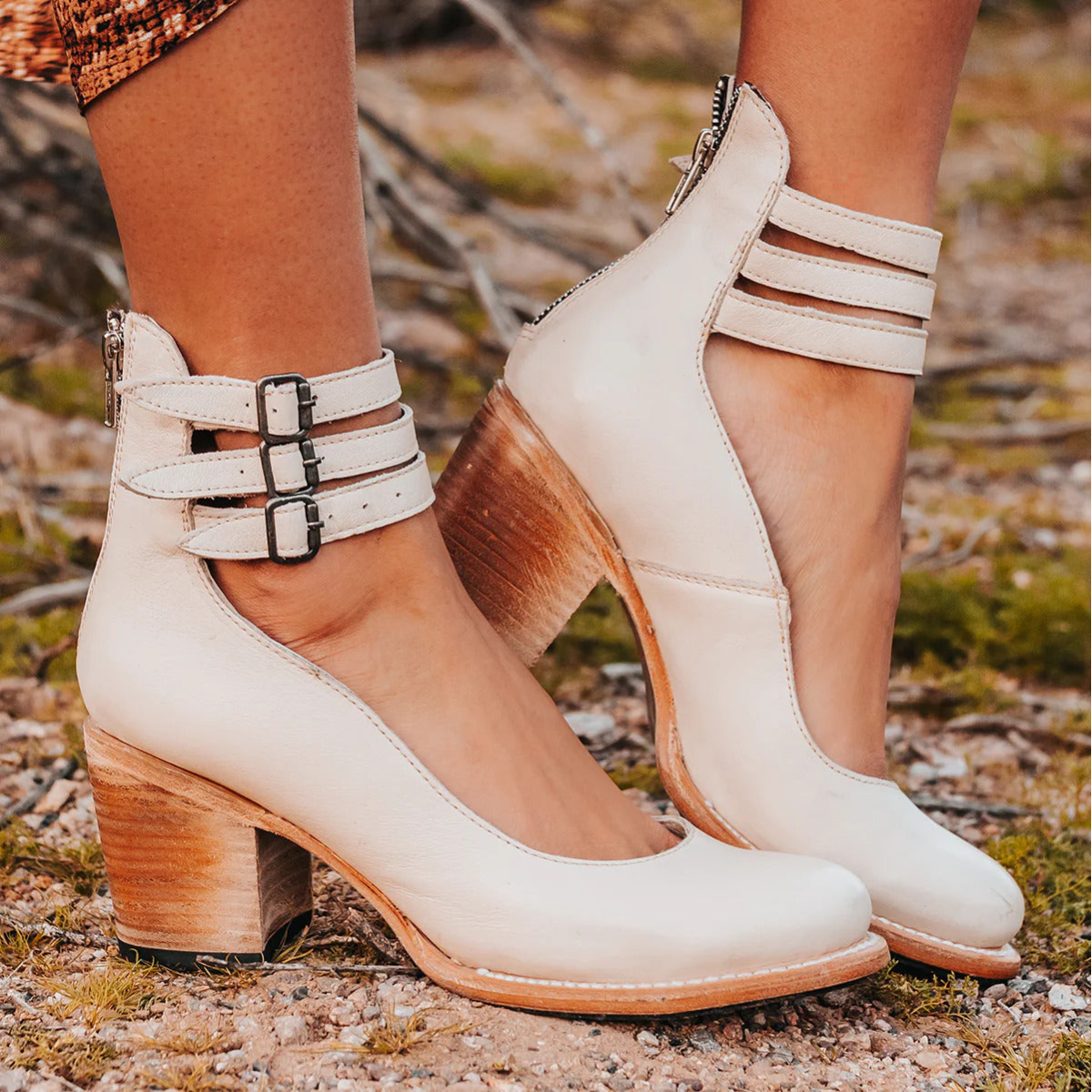 Genève | Buckled Pumps
