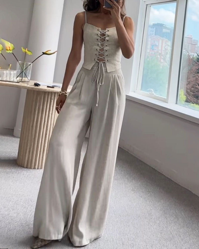 Olivia! Two-piece set with matching top and pants