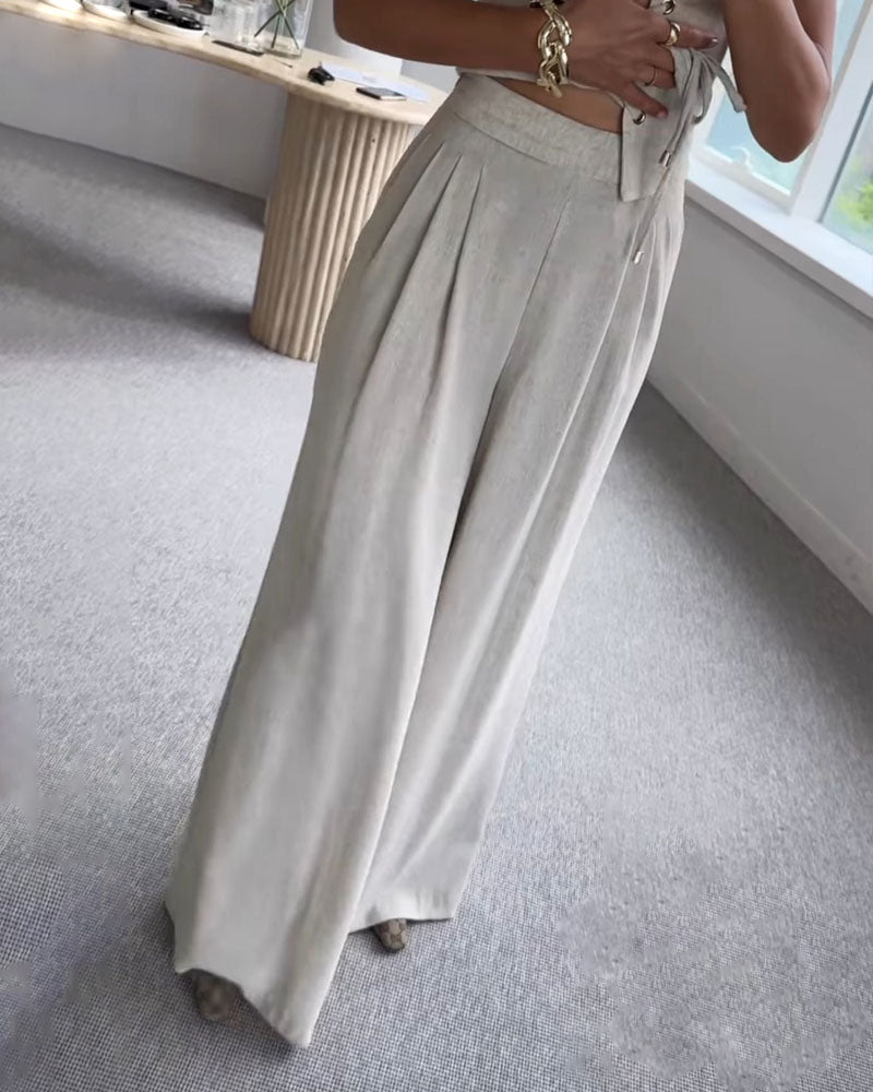 Olivia! Two-piece set with matching top and pants