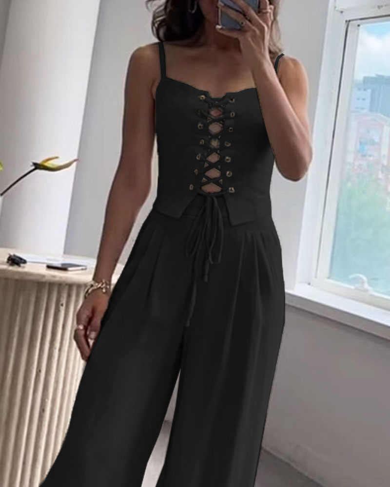 Olivia! Two-piece set with matching top and pants