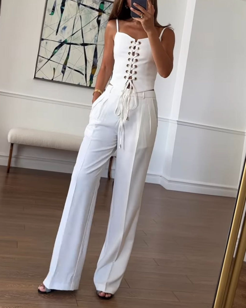 Olivia! Two-piece set with matching top and pants
