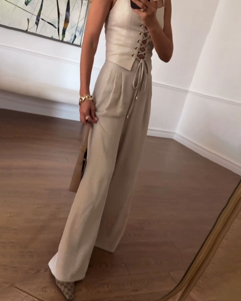 Olivia! Two-piece set with matching top and pants